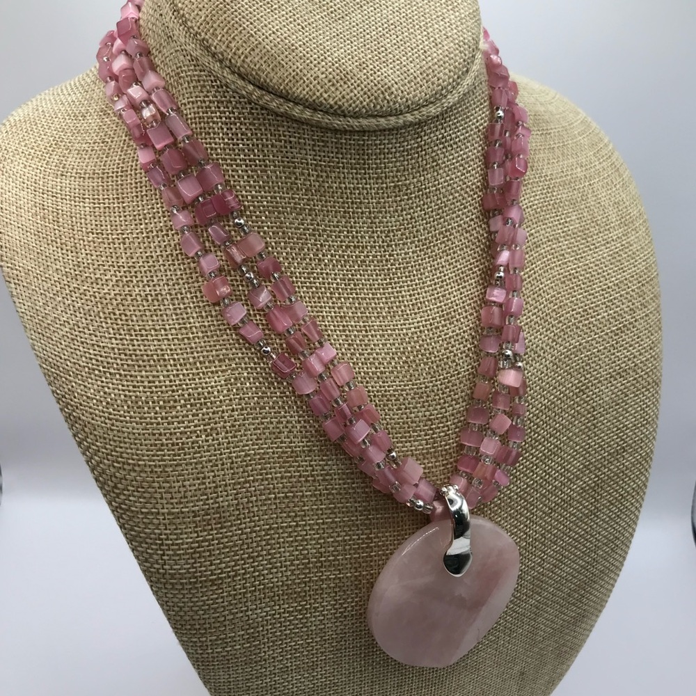 Premier Designs Shell & Rose Quartz Pendant Necklace - Picture 3 of 11